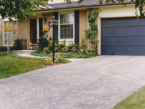 Custom brick paver driveway driveway and entranceway.