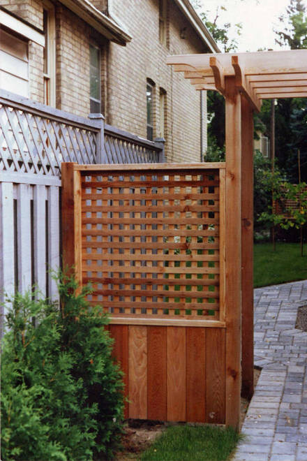 A custom garden entrance & privacy screen. A woodwork project.